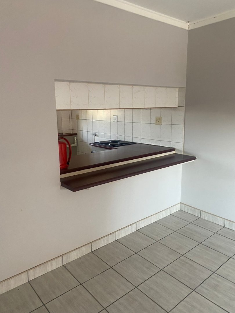 2 Bedroom Property for Sale in Langenhovenpark Free State